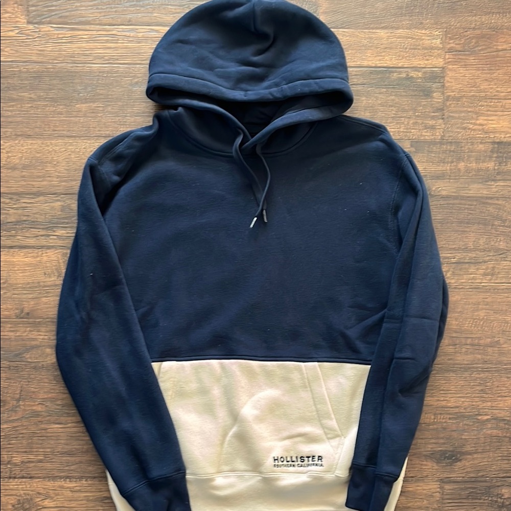 Hollister Navy and Cream Men's Hoodie